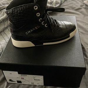 Chanel Shoes! Size 38.5, black